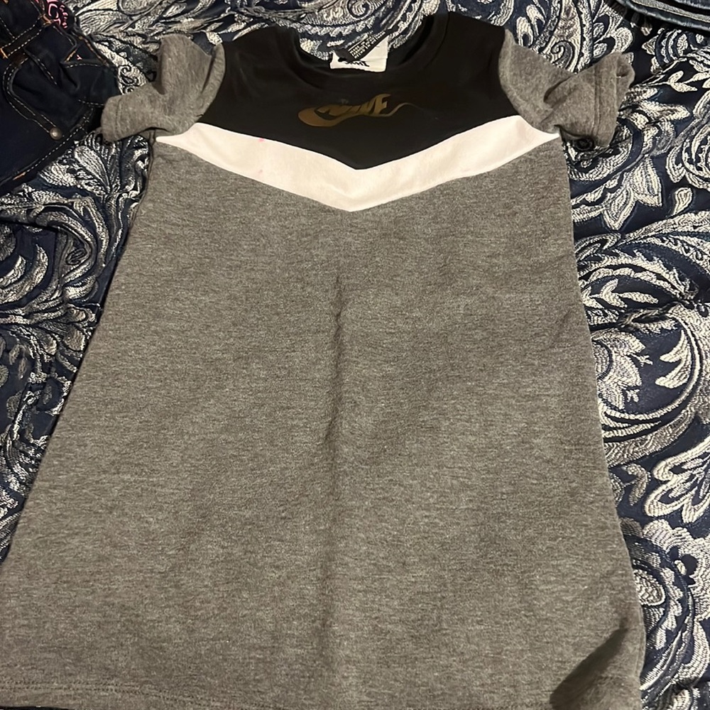 Hi! I’m selling my little Angel clothes that don’t fit her anymore.